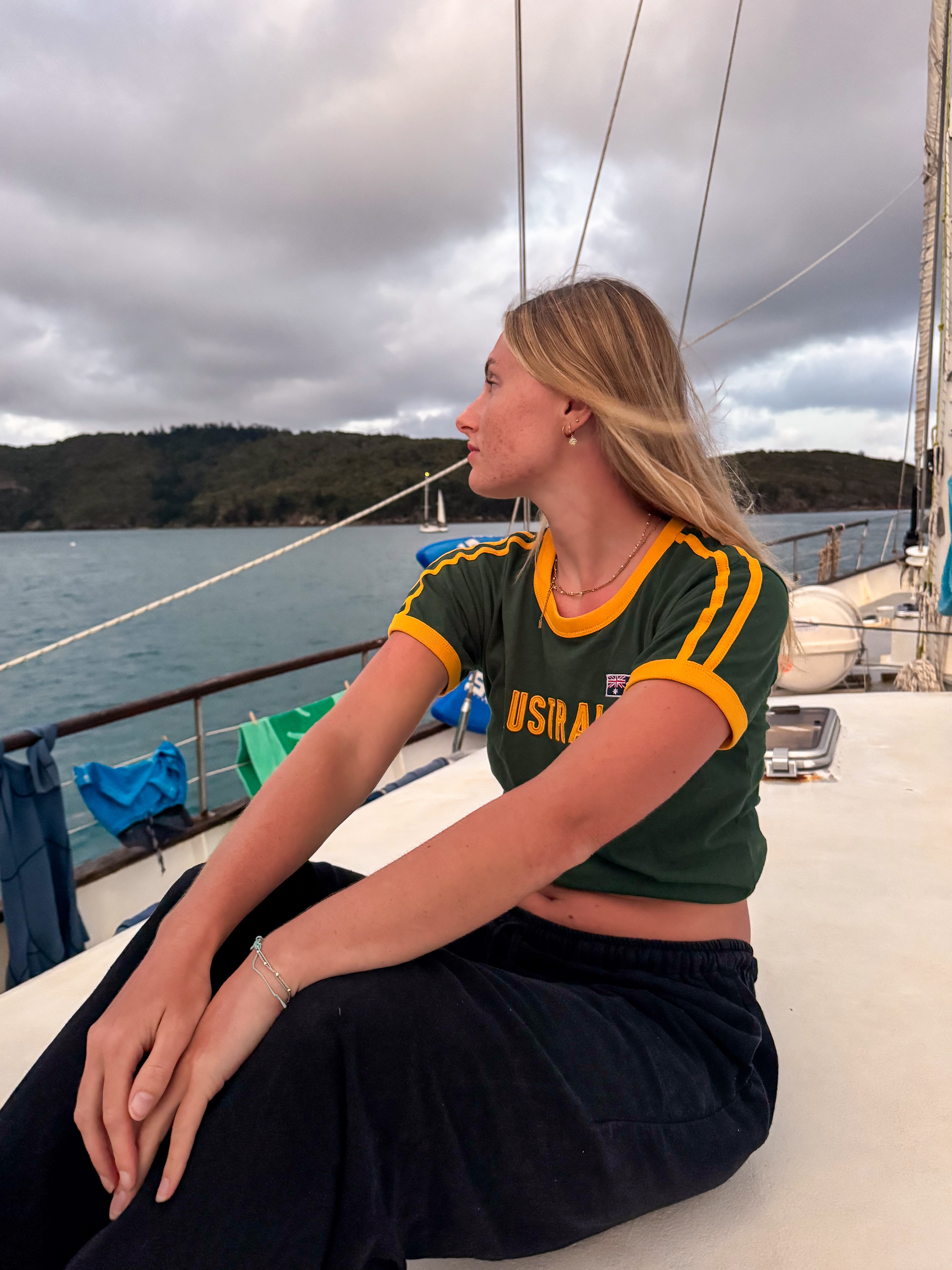 Emily Victoria travels on boat tour in whitsundays in australia